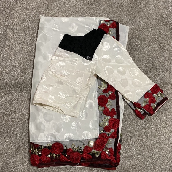 Silk Saree - Picture 4 of 5